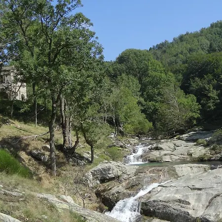 Panzió La Le Poujol-sur-Orb