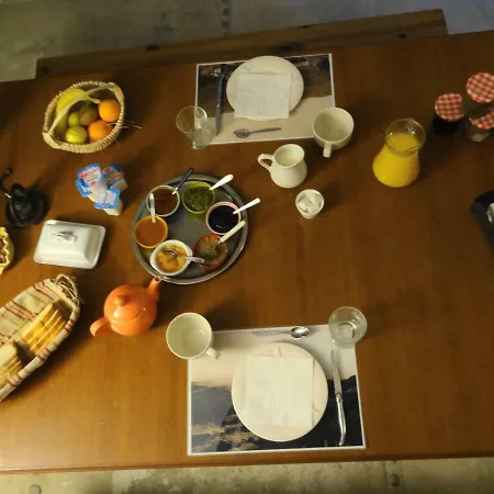 La Bed & Breakfast 3*
